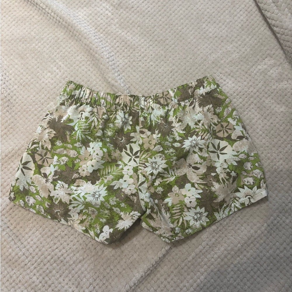 Patagonia Barely Baggies Shorts Medium - Athletic, Athleisure, Spring - Picture 3 of 9